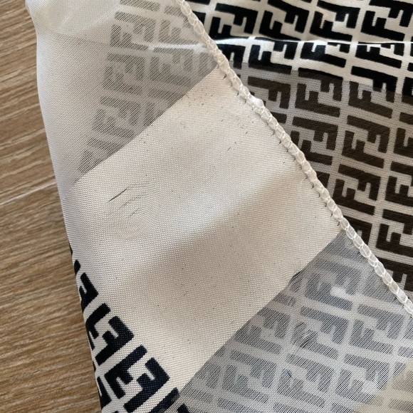 Fendi FF Vintage silk scarf! - Picture 5 of 10